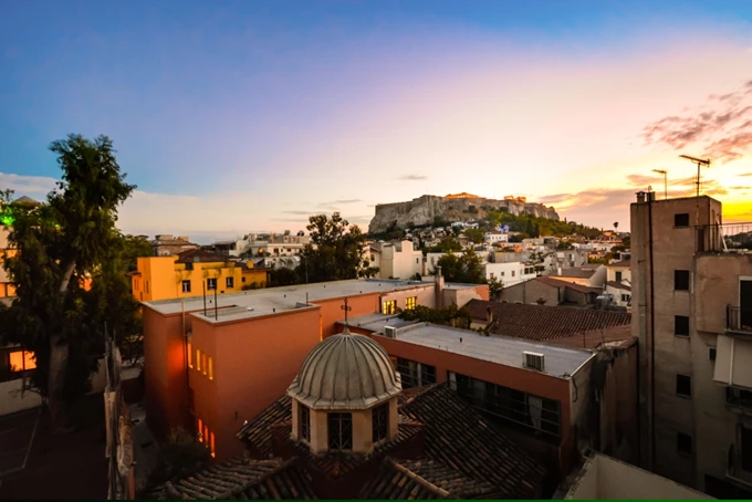 Πόσα Airbnb χωράει πια η Αθήνα; Ερ μπι εν μπι στην Αθήνα
