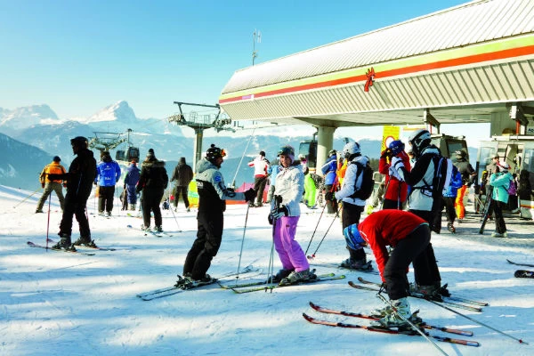 Η Cortina κατέχει τον τίτλο του πιο κοσμοπολίτικου χειμερινού θέρετρου της Ιταλίας. © Patrick Poendl/ Shutterstock.jpg