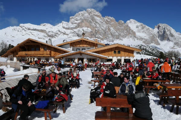  Η Val Fardena θεωρείται επί σειρά ετών ένα από τα 10 καλύτερα ski resorts παγκοσμίως.