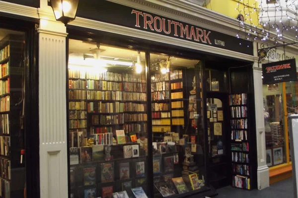  Το Troutmark, ένα ατμοσφαιρικό βιβλιοπωλείο-πραγματικός θησαυρός 
