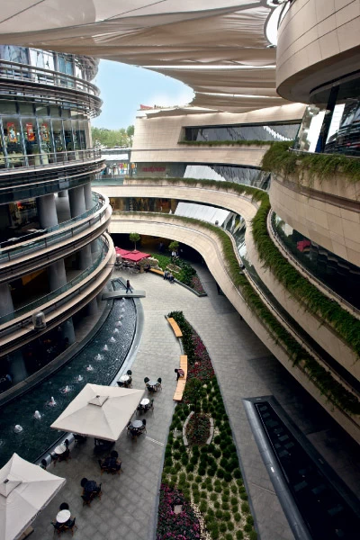 Τα malls είναι αναπόσπαστο κομμάτι του shopping της πόλης