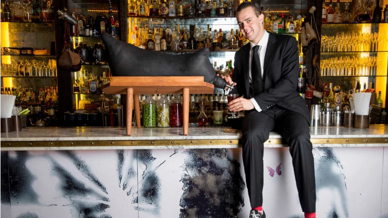 Ο Willy Wonka των cocktails, Simone Caporale, στο «Odori»