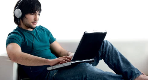 Party από τον καναπέ