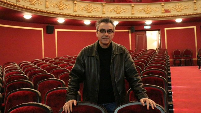 Ανακοίνωση παραίτησης του Νίκου Διαμαντή από το Δημοτικό Θέατρο Πειραιά