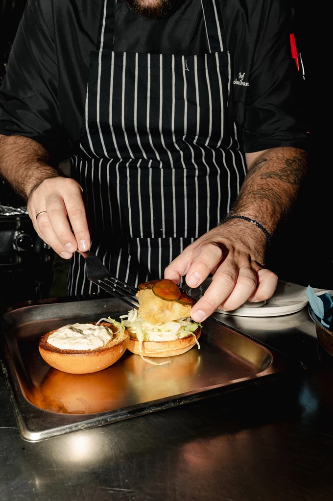 Το Okupa Kitchen & Listening Bar στου Ψυρρή 3