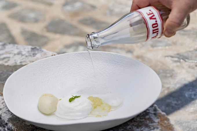 Το εστιατόριο Hellas της Ρόδου στο Symposio at Ark 5