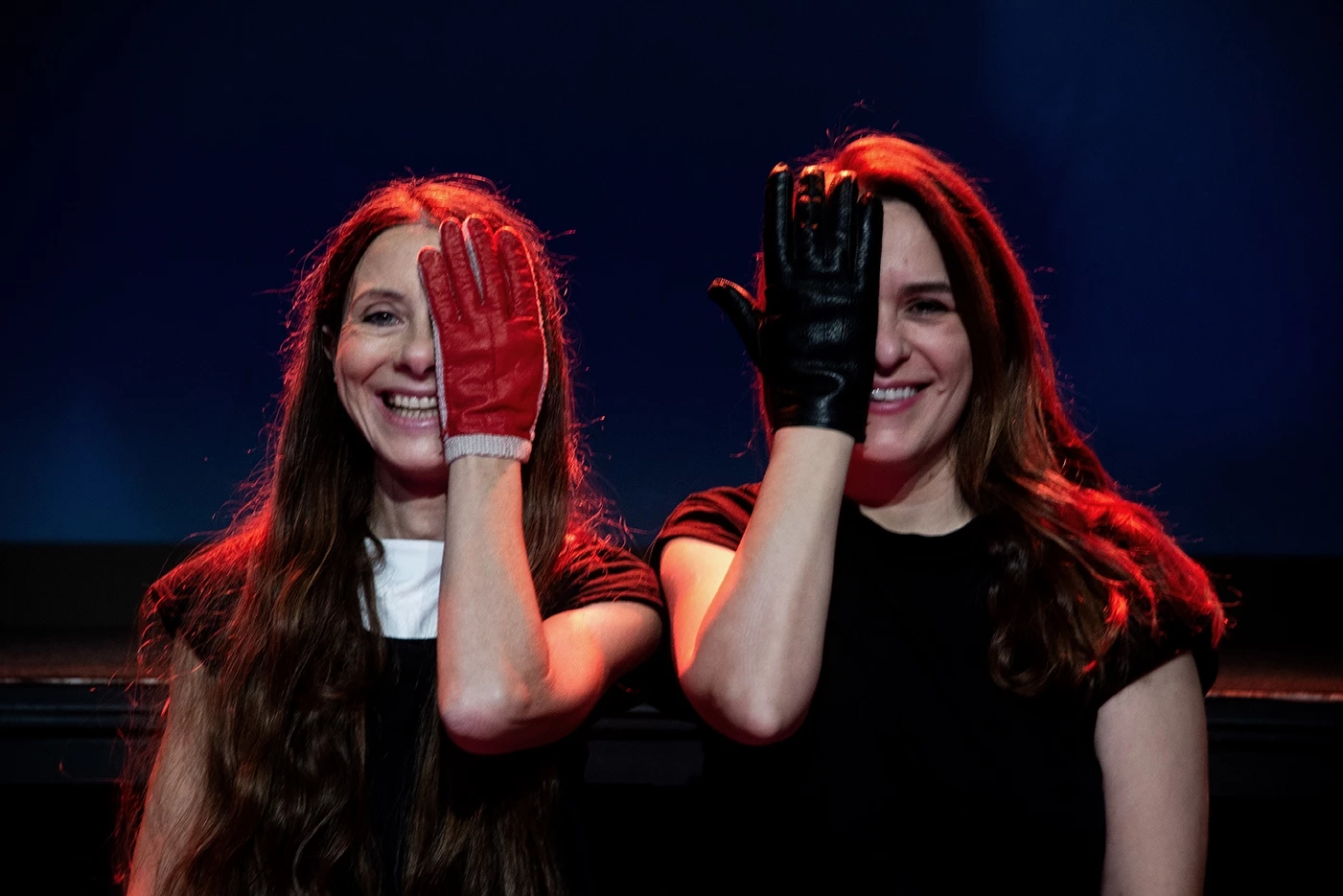 Arthrosis: Ο δρόμος της αντίστασης και της απώλειας στη νέα σκηνική σύνθεση της Κατερίνας Ελοσίτου