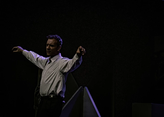 ΕΦΥΓΕΣ ΜΕ ΤΟ ΠΑΤΡΙΣ