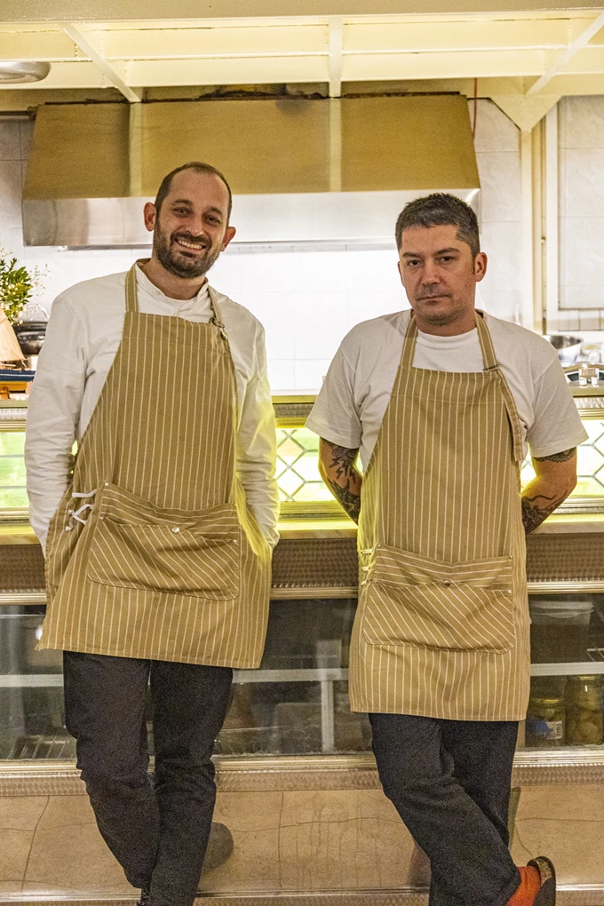 Η ταβέρνα των φίλων