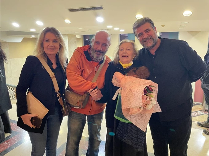 SILLILAB: No Difference Between Ho Ho Ho, πρεμιέρα