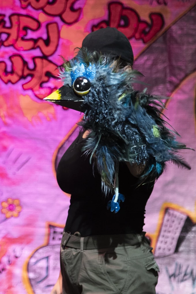 Κόντρα στον Άνεμο: η ιπτάμενη περιπέτεια της Τίρα