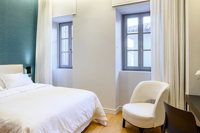 STF Luxury Suites