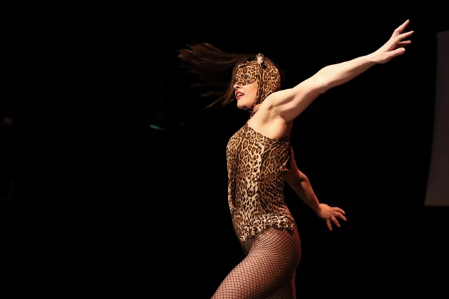 Εσύ, η ζωώδης μηχανή