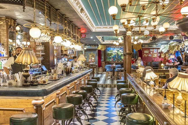 Παλιάτσος μπαρ Πεντέλη 3