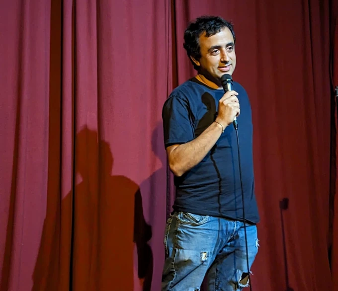 Gonzalo Madueño - Το Athens English Comedy Club παρουσιάζει την πρώτη Ισπανόφωνη stand up comedy παράσταση στην Ελλάδα