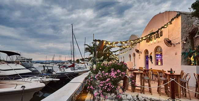 Hono & Lulu Σπέτσες