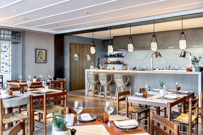 Taverna 37 στο Four Seasons Athens Astir Palace