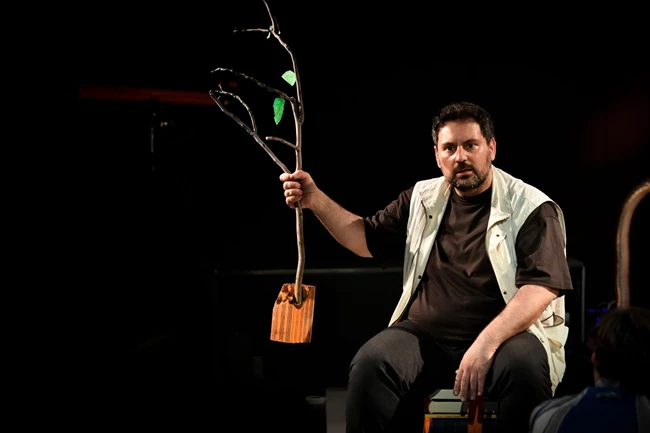 Εμείς, οι ημιάνθρωποι του πουθενά (Philellines #21ος)