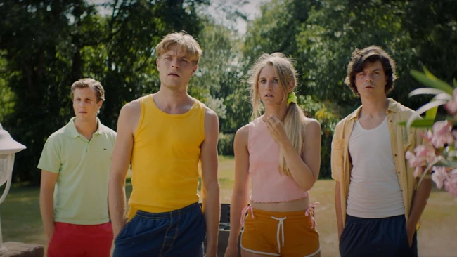 TWO_SUMMERS NETFLIX