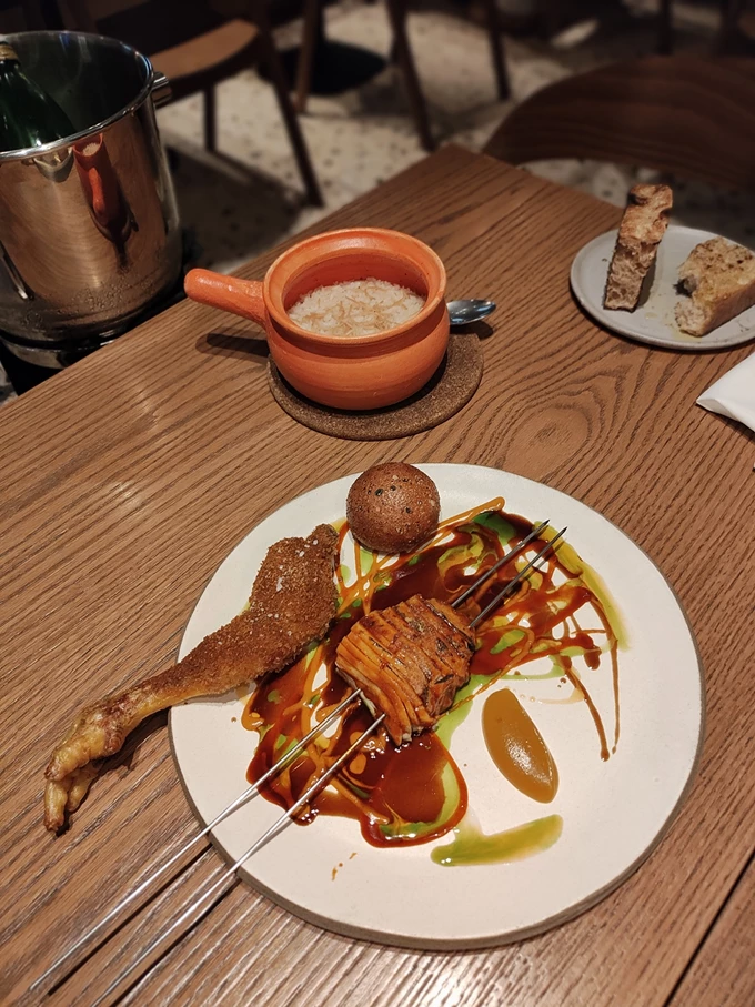 Το Πιάτο της Εβδομάδας: Κοντοσούβλι πετεινού στο 'Ex Machina'