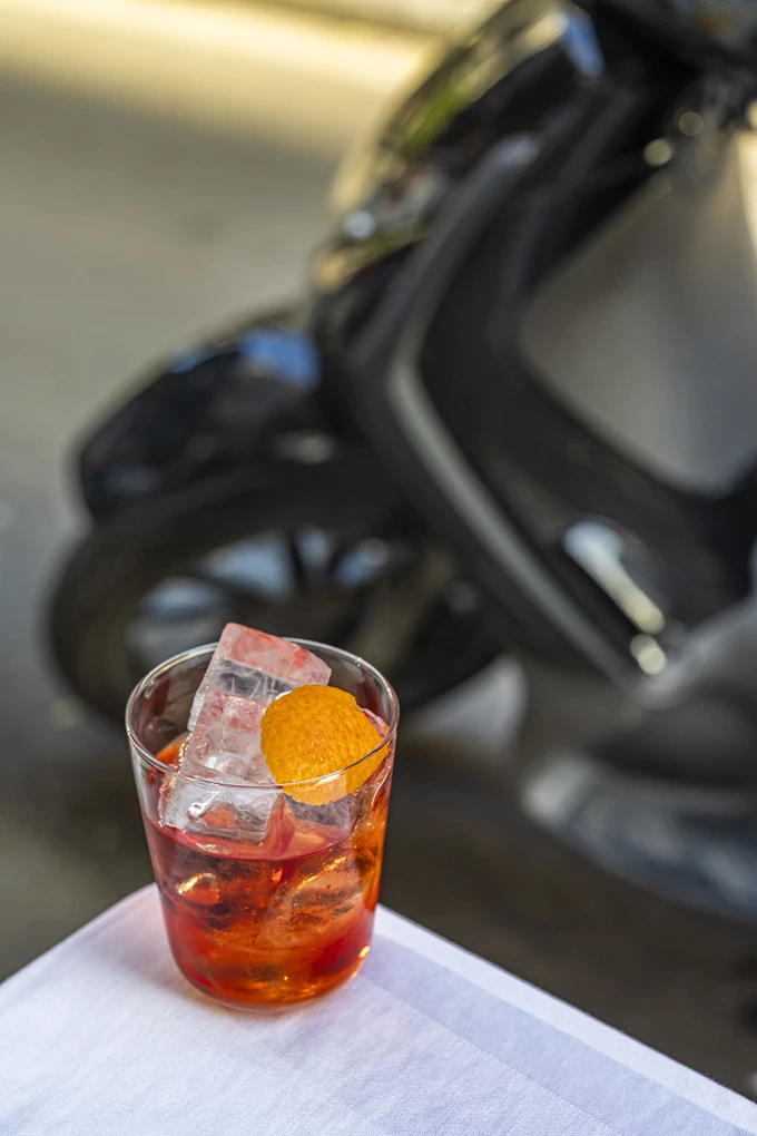 Το νέο μπαρ Una Mas στο Κολωνάκι 2