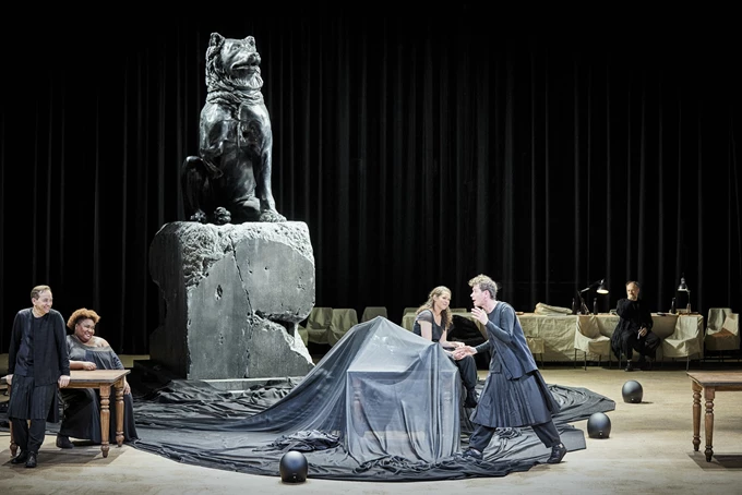 Εκάβη, όχι Εκάβη / Hecuba, not Hecuba