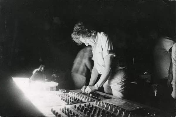 Ο Ιάννης Ξενάκης στην Περσέπολη. Φεστιβάλ του Σιράζ, Ιράν, 1971