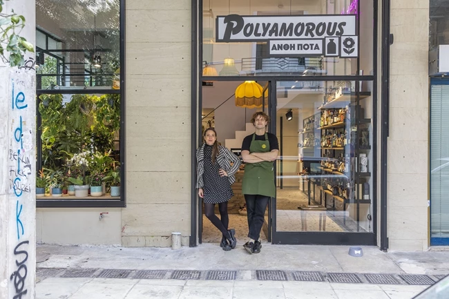 Ο Αλέξανδρος Γκικόπουλος στο Polyamorous, το concept store στην Μαυρομιχάλη, στα Εξάρχεια 5