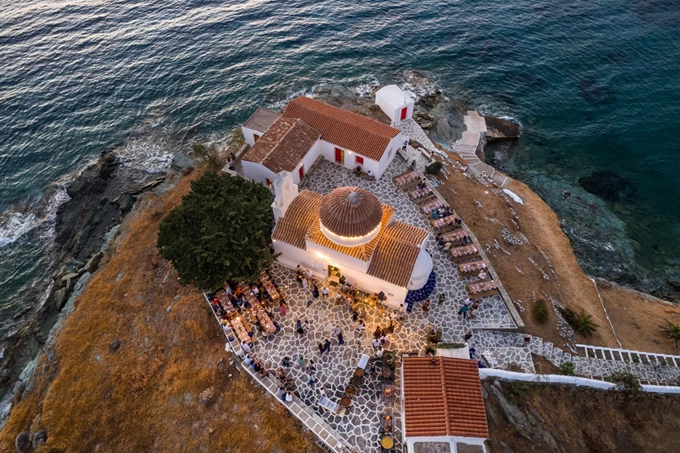 TO 12ο CYCLADIC YOUNG PATRONS SUMMER WEEKEND ΣΤΗΝ ΚΥΘΝΟ