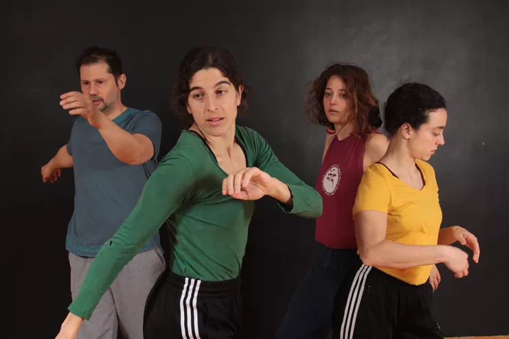 Διαρκώς με ταράζεις