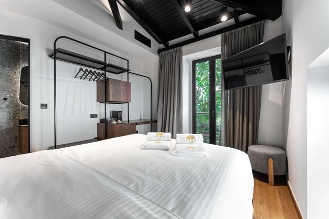 Snob Luxury Rooms