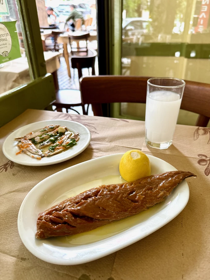 Το ουζερί Λέσβος στα Εξάρχεια 4