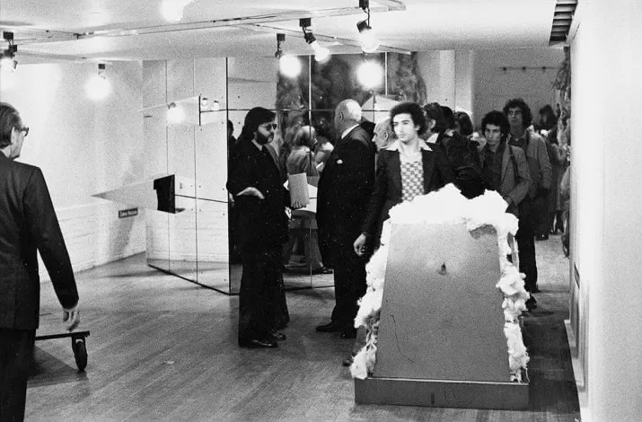 Στιγμιότυπο από τα εγκαίνια της έκθεσης στο ICA, Λονδίνο