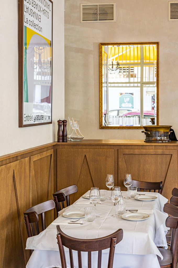 Η ταβέρνα Δώδεκα Πιάτα (12 Πιάτα) στο Κουκάκι 6