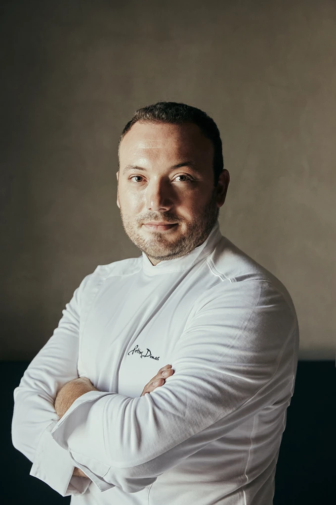 Το εστιατόριο Makris βραβεύεται με ένα αστέρι Michelin 5