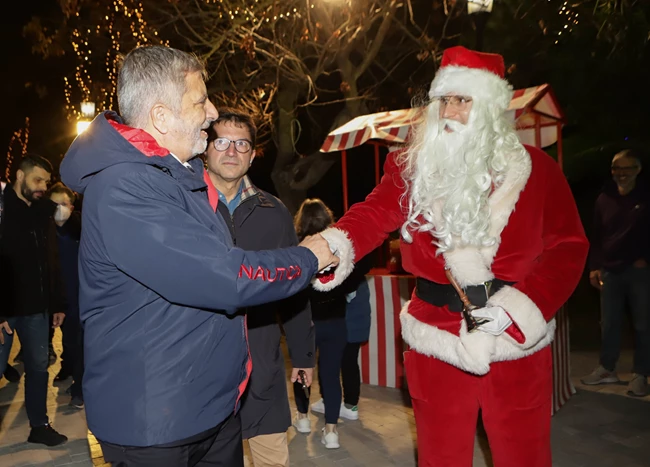 Περιφέρεια Αττικής Χριστουγεννιάτικο δέντρο Πεδίο του Άρεως