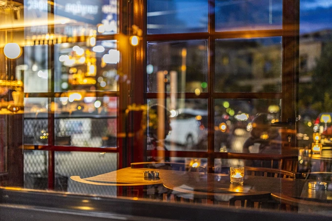 Η παμπ Peanuts του Χρήστου Ευκρατίδη και του Κώστα Τσίτσα στην Άνοιξη 19