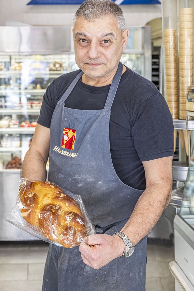 Το ζαχαροπλαστείο Saray στην πλατεία Αμερικής 2