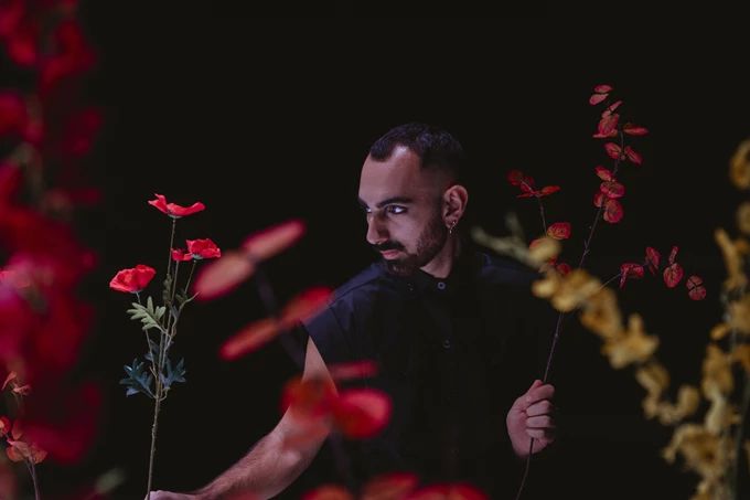 η μονικ δραπετευει