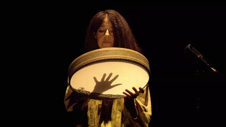 Μιχαήλ Καρίκης. The Weather Orchestra [Η μετεωρολογική ορχήστρα], 2022. Πολυκάναλη βιντεοεγκατάσταση. Ψηφιακό βίντεο υψηλής ανάλυσης με ηχητικό περιβάλλον. Διάρκεια: 11&#39; 25&#39;&#39; Βίντεοστιγμιότυπο. Ευγενική παραχώρηση του καλλιτέχνη