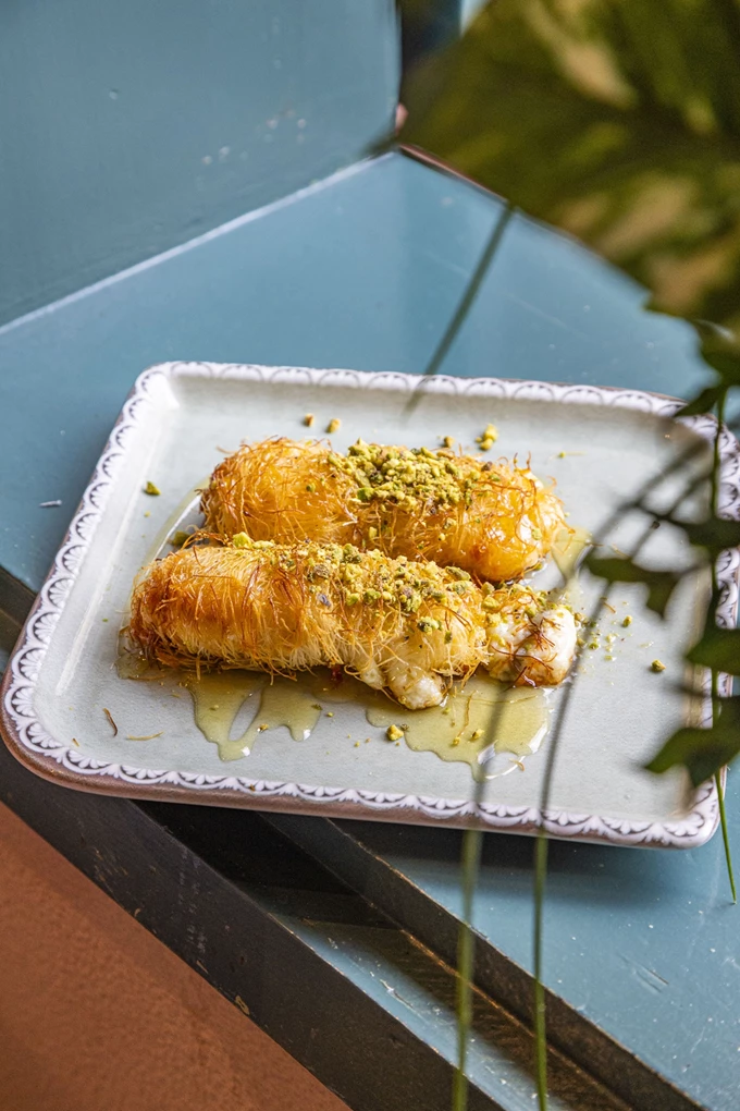 Το μεζεδοπωλείο Ρεμεζέ στο Αιγάλεω 2