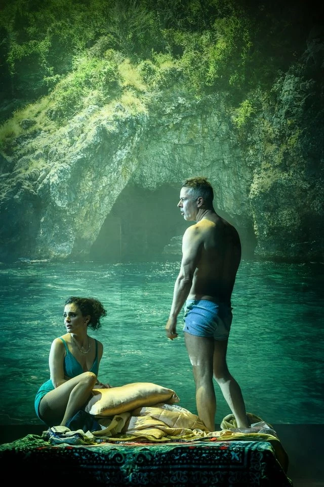 Tζένη Tζένη Ένα ηλιόλουστο Ρέκβιεμ 2025-26