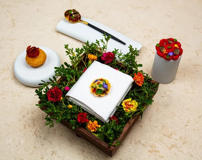 Το εστιατόριο Makris Athens στην Ερμού 1