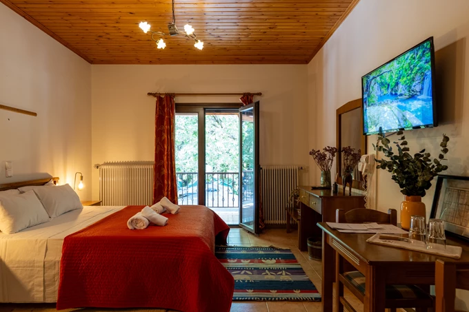 AROANIDES Mountain Hotels