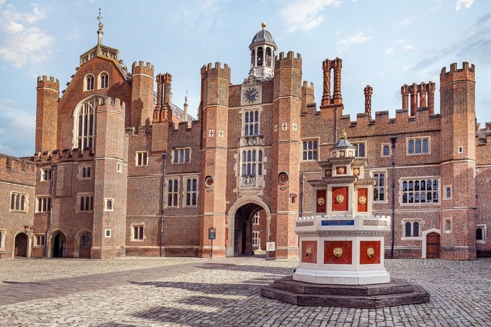 Bridgerton:Μπορείς να επισκεφθείς 8 τοποθεσίες γυρισμάτων της 4ης σεζόν