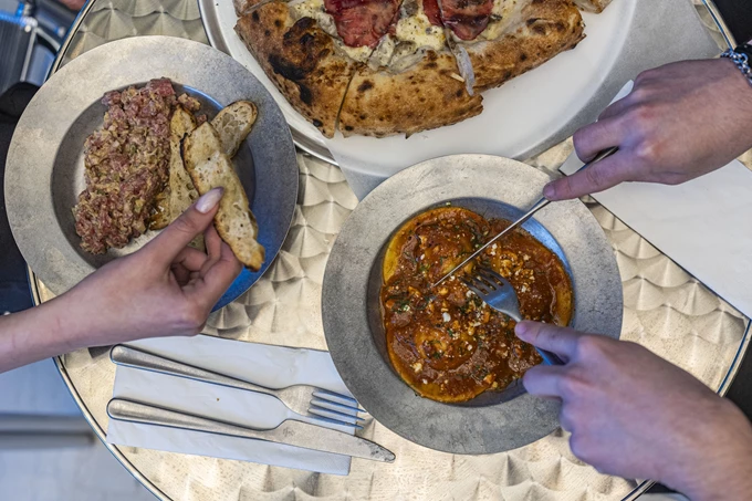 Το wine bar / σπριτζερία Méthe στον Πειραιά 19