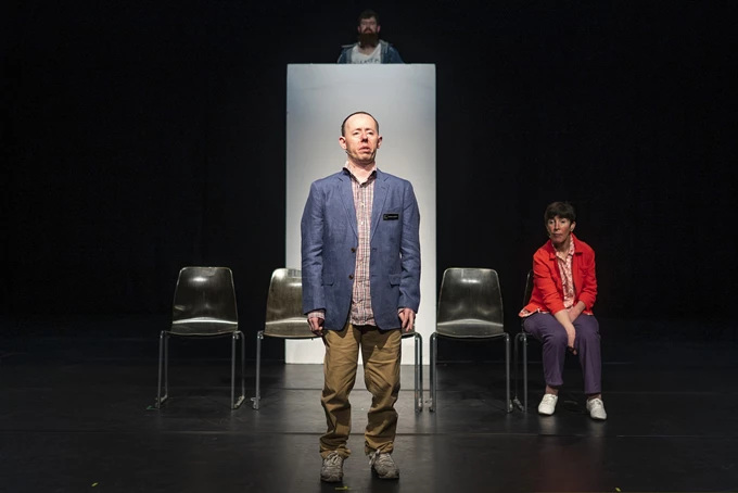 Back to Back Theatre Ο κυνηγός πέφτει θύμα της σκιάς του / The Shadow Whose Prey the Hunter Becomes