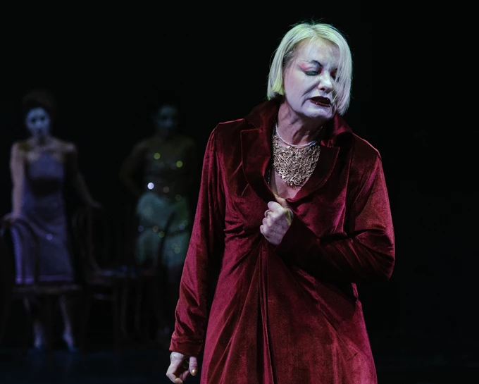 Ηλέκτρα Εντός