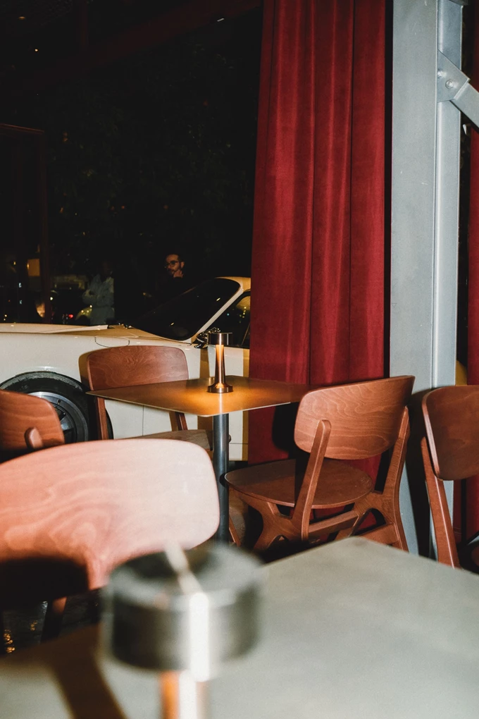 Το μπαρ εστιατόριο Βουλκανιζατέρ στο Κουκάκι 6