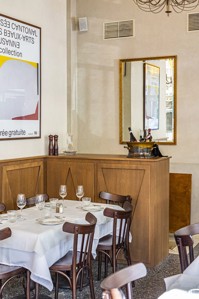 Η ταβέρνα Δώδεκα Πιάτα (12 Πιάτα) στο Κουκάκι 7